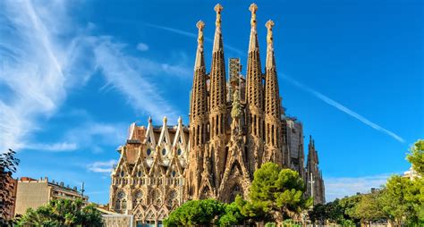 hotels near sagrada familia cathedral